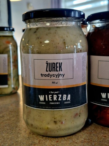 żurek z białą kiełbasą