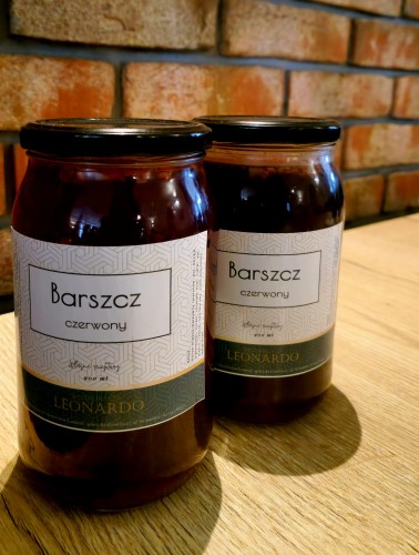 barszcz czerwony na naturalnym zakwasie z kiszonych buraków
